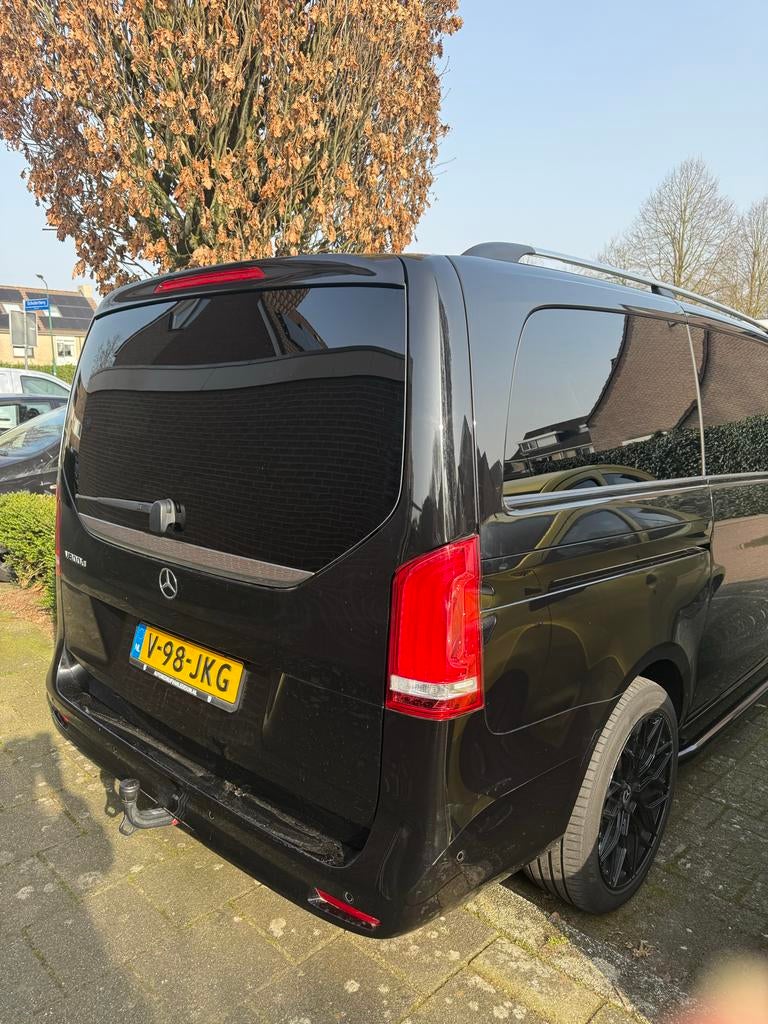Mercedes-Benz Mercedes-benz 2023 Zwart, Auto's, Bestelauto's, Automaat, Zwart, 2500 kg, Zwart