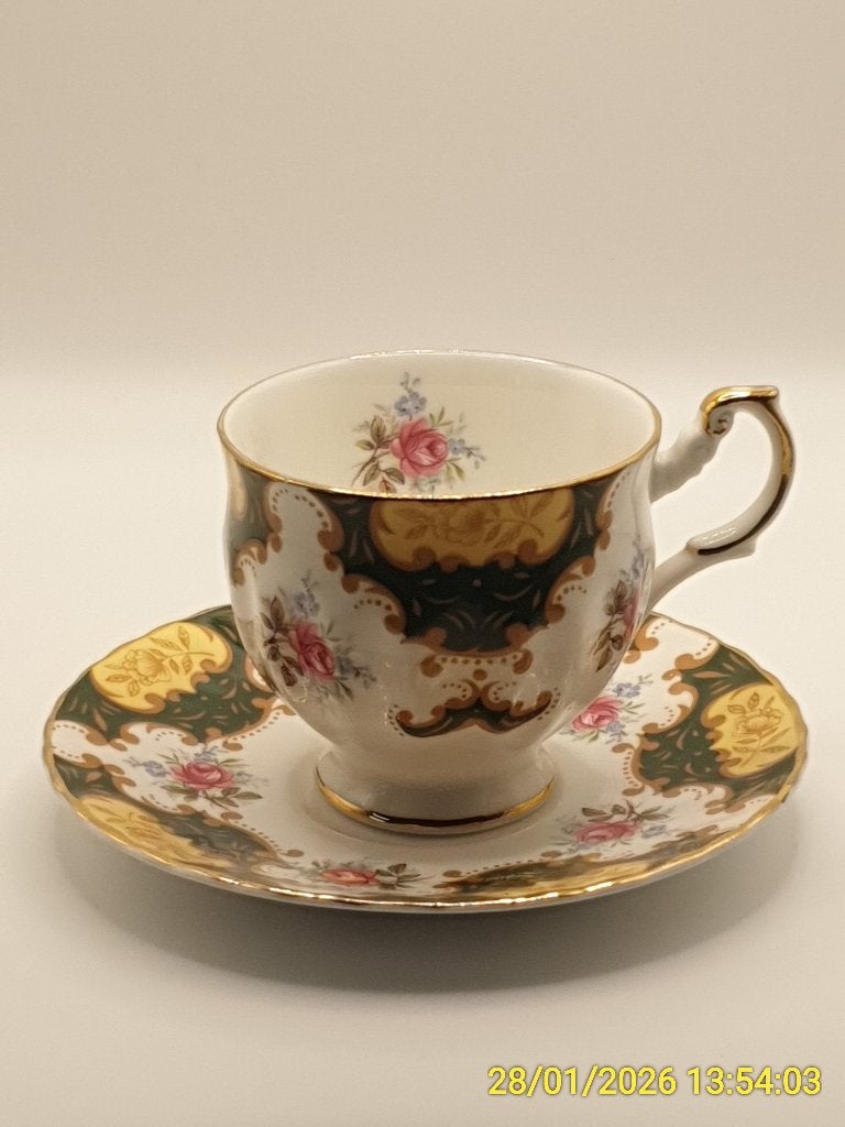Queen's Rosina China Bone China Kop en Schotel, Ophalen of Verzenden