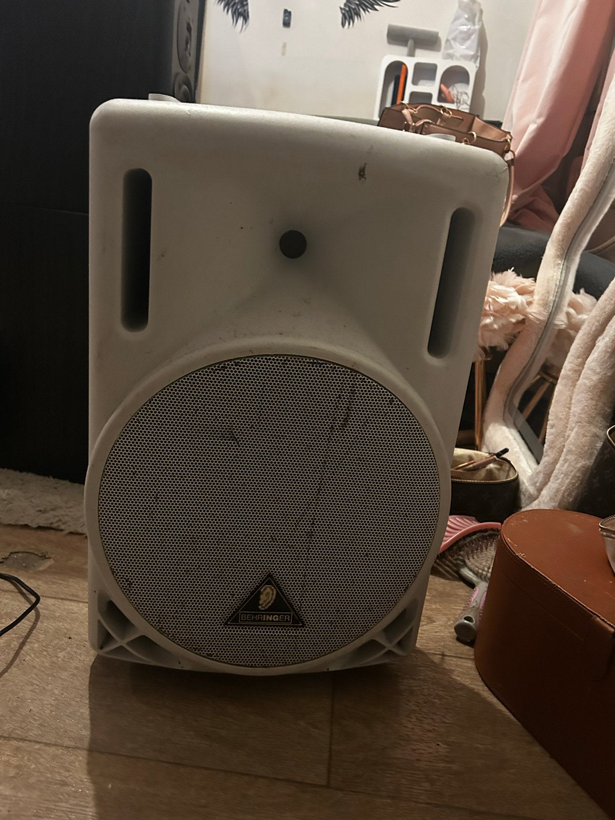 Behringer B212XL 800-Watt 2-weg PA luidspreker, Gebruikt, Overige typen, Ophalen of Verzenden, 150 watt of meer