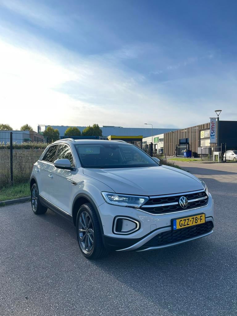 Volkswagen T roc style business r line stoelen, Dsg 7, 4 cilinders, 150 pk, Parkeerassistent, 1500 cc