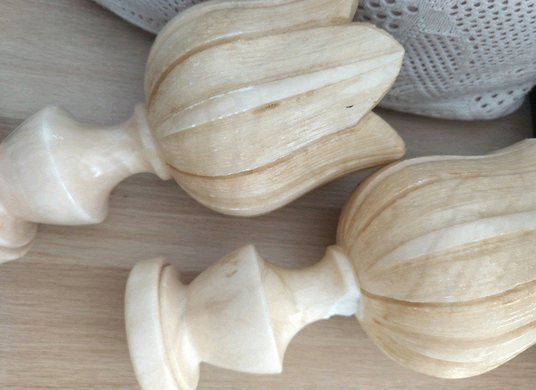 2 Vintage Albast Tulp Tafellampen - Beige (lijkt op traverti, Beige, Gebruikt, Vintage, Natuurlijk materiaal