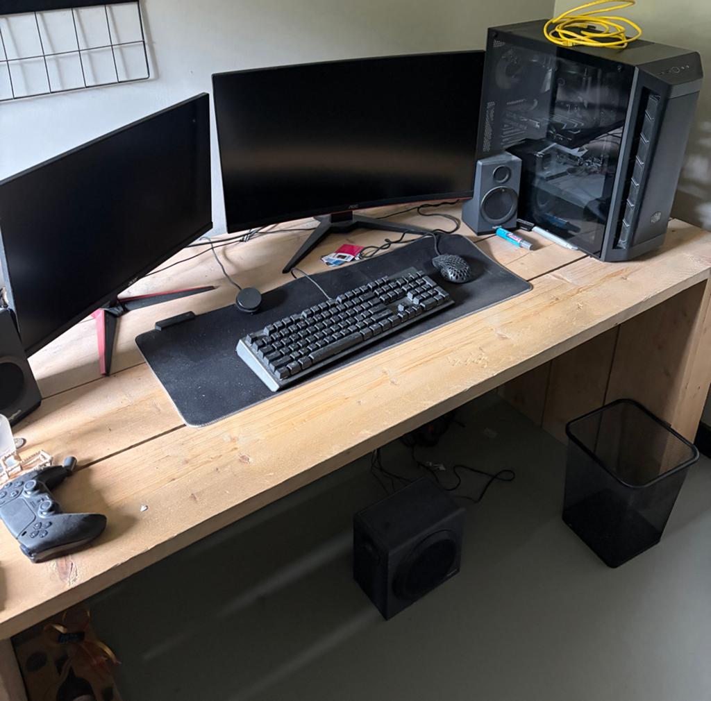 Complete Gaming PC Setup met Dual Monitor en Accessoires, Ophalen, Zo goed als nieuw, Gaming, SSD
