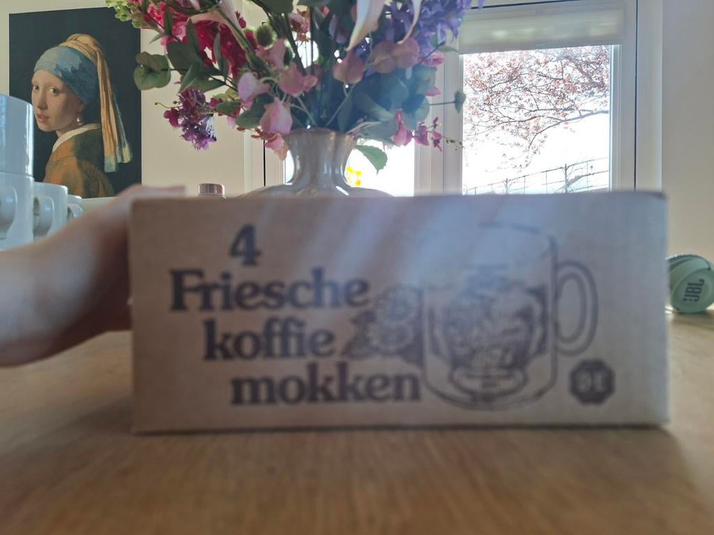 Douwe egbert kopjes 4st met doos erbij, Ophalen of Verzenden, Zo goed als nieuw
