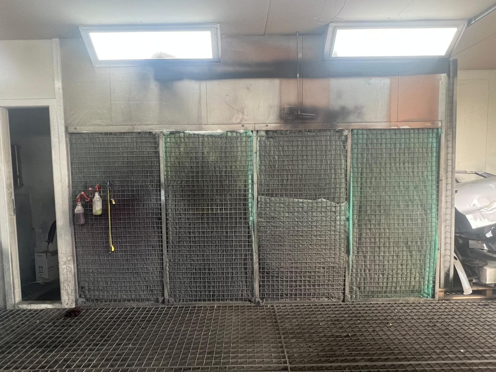 Afzuigwand spuiterij 4x3m voorbewerkingswand, Ophalen, Gebruikt