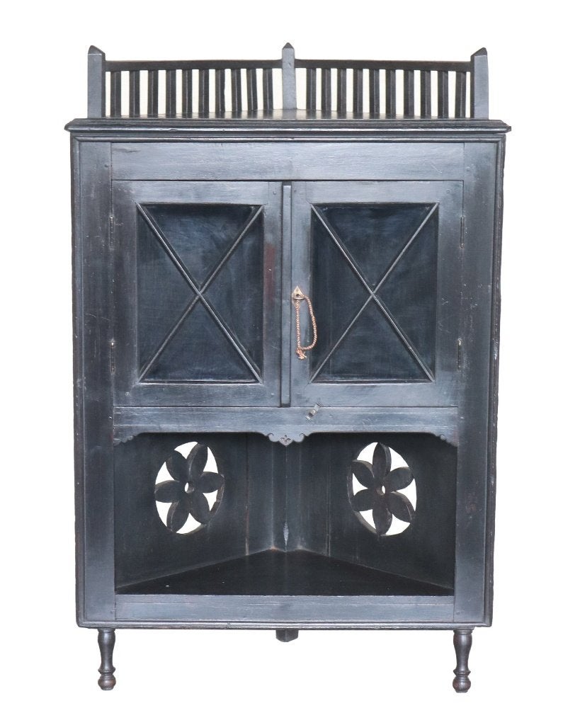 Antieke teakhouten hoekkast met donkere patina, Ophalen of Verzenden, Gebruikt, Hout