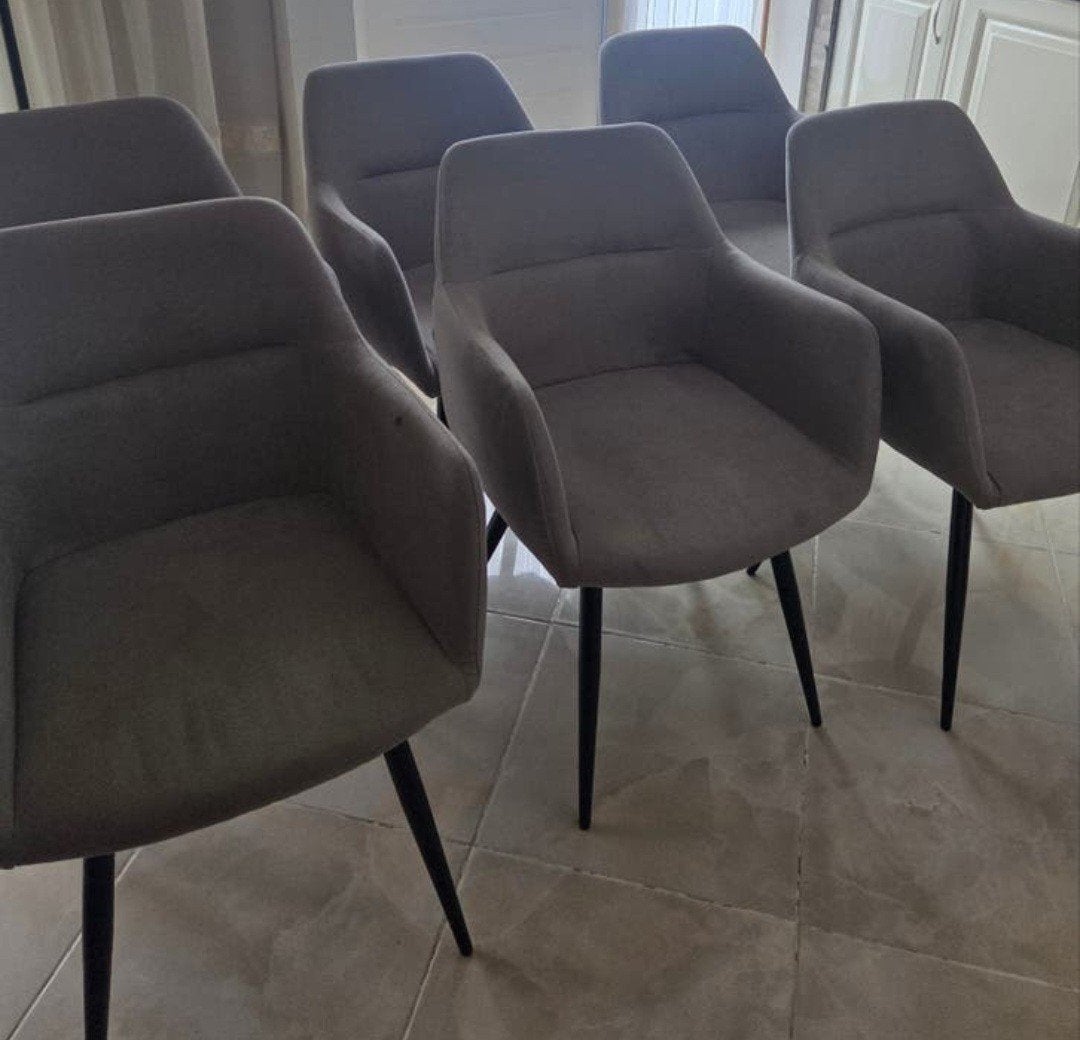 Set van 6 grijze eetkamerstoelen met armleuningen, Modern, Comfortabel, Gebruikt, Ophalen of Verzenden, Stof