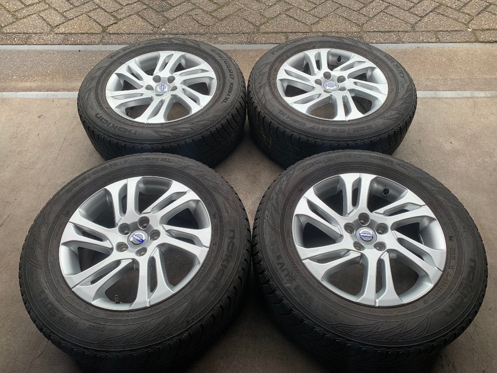 OEM VOLVO XC60 XC70 XC90 XC40  VELGEN + 4S BANDEN 235 65 R17, Gebruikt, ., Banden en Velgen, 17 inch
