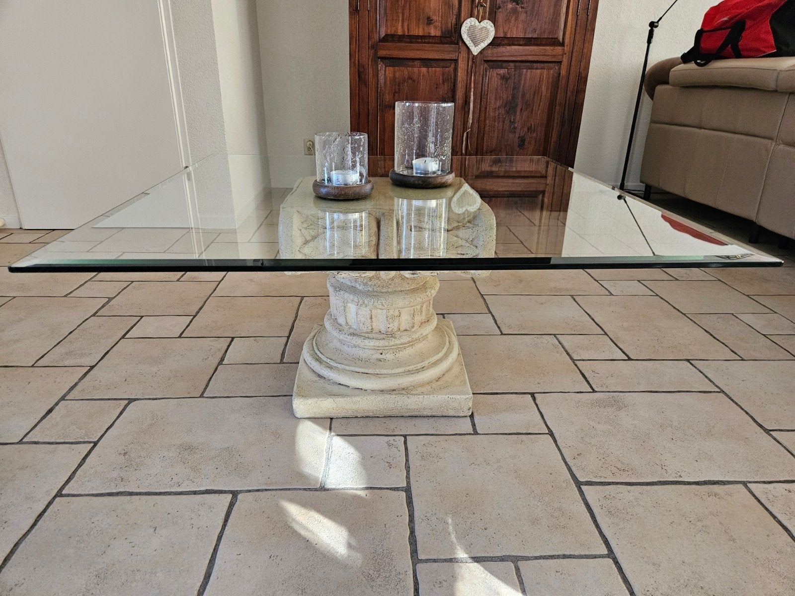 Glazen salontafel met facet geslepen blad op betonnen voet, Ophalen, Vierkant, Vier personen, Glas