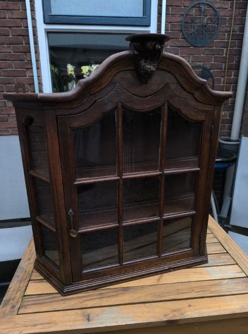 Antieke donker houten vitrinekast, Ophalen, Glas, Gebruikt, 50 tot 100 cm