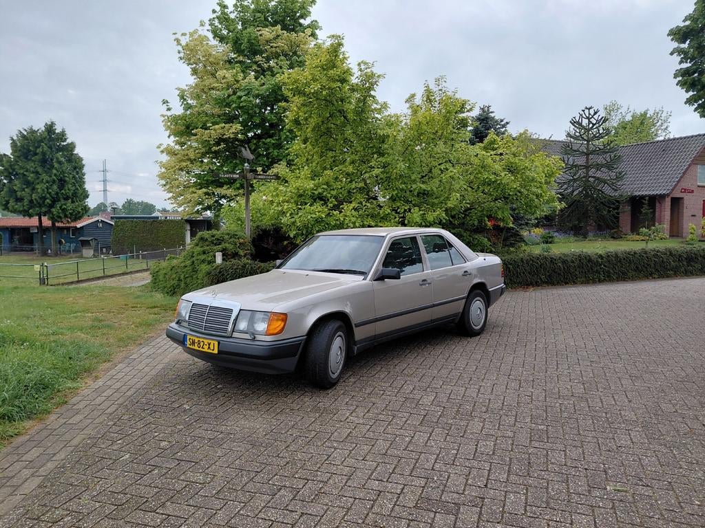 Belastingvrije Mercedes-Benz W124 230E AUT (1987), Ophalen, Mercedes-Benz