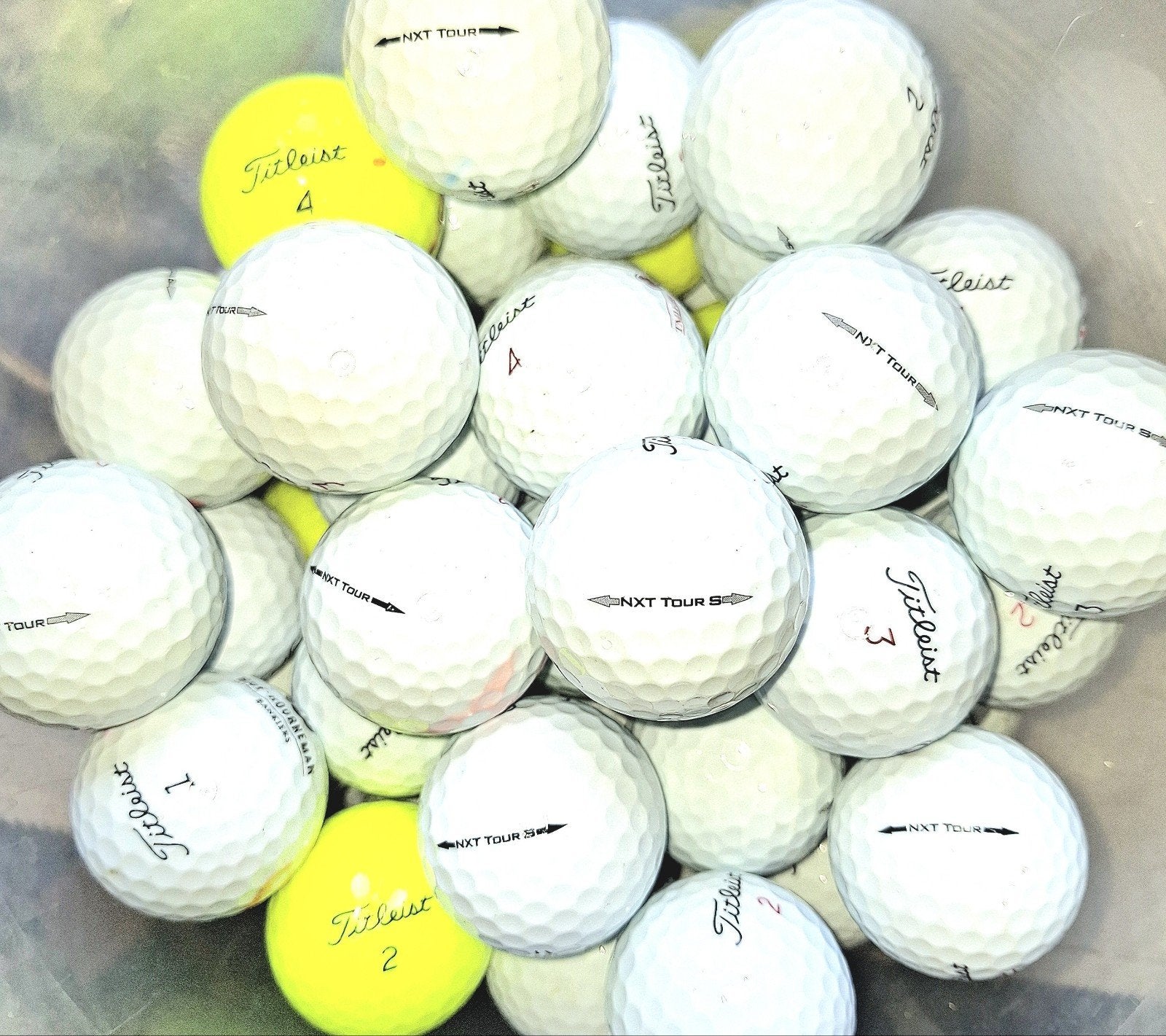 50 Titleist NXT Tour AAAA golfballen, Ophalen of Verzenden, Zo goed als nieuw, Bal(len)