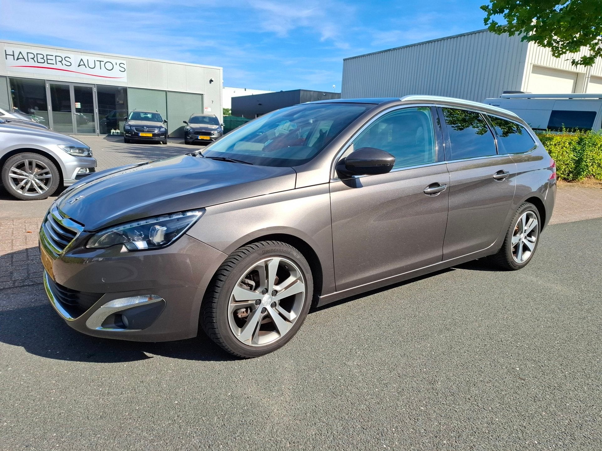 Peugeot 308 SW 1.2 e-THP Première CLIMA/ACC/NAVI/PANO/XENON, Voorwielaandrijving, Dealer onderhouden, Gebruikt, 1199 cc