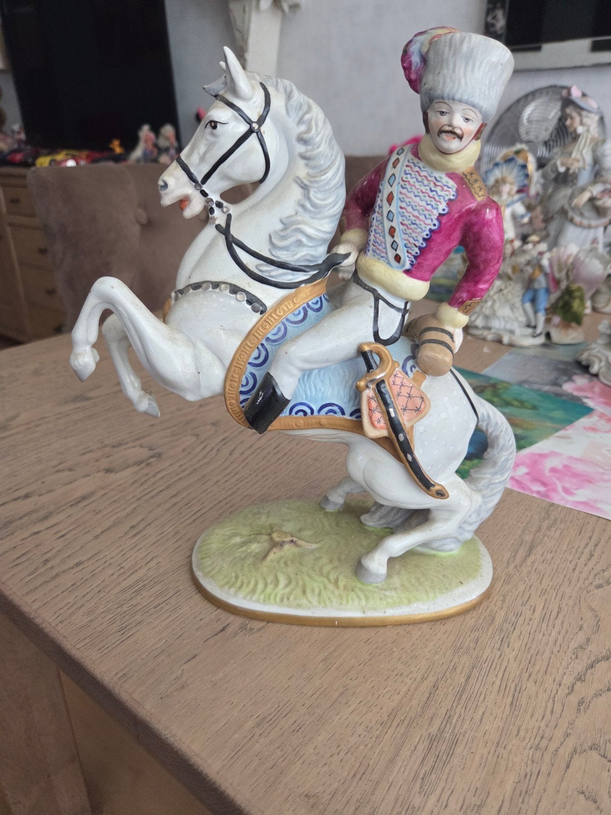 Prachtig porseleinen beeld van ruiter te paard, Antiek en Kunst, Ophalen of Verzenden