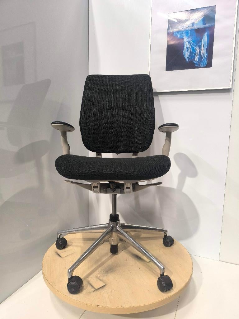 Vitra Oson Ergonomische stoel / werkstoel / stoel, 18 stuks, Gebruikt, Ophalen of Verzenden, Bureaustoel, Groen