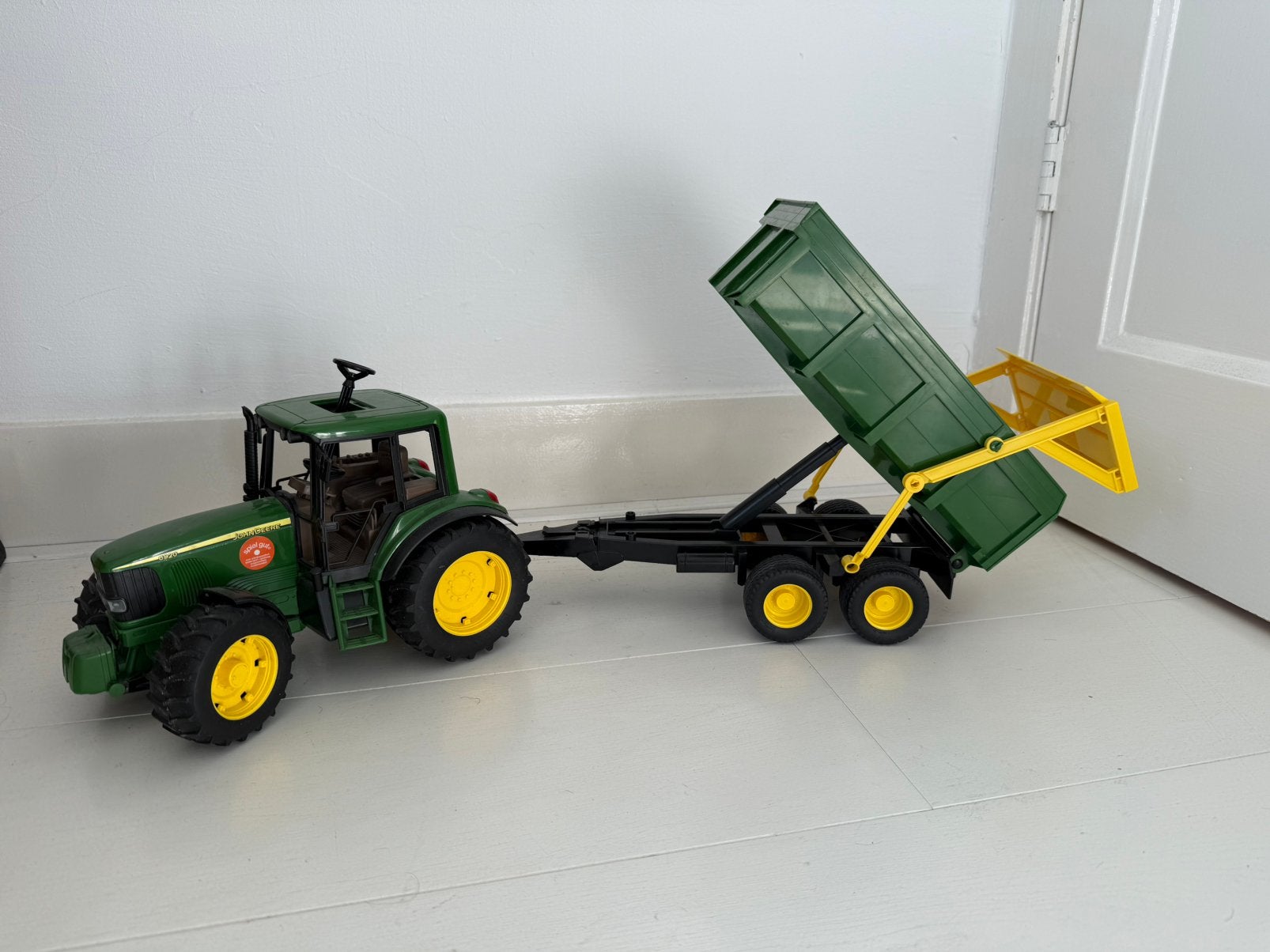 John Deere 6920 tractor met Kiepwagen, Ophalen, Gebruikt