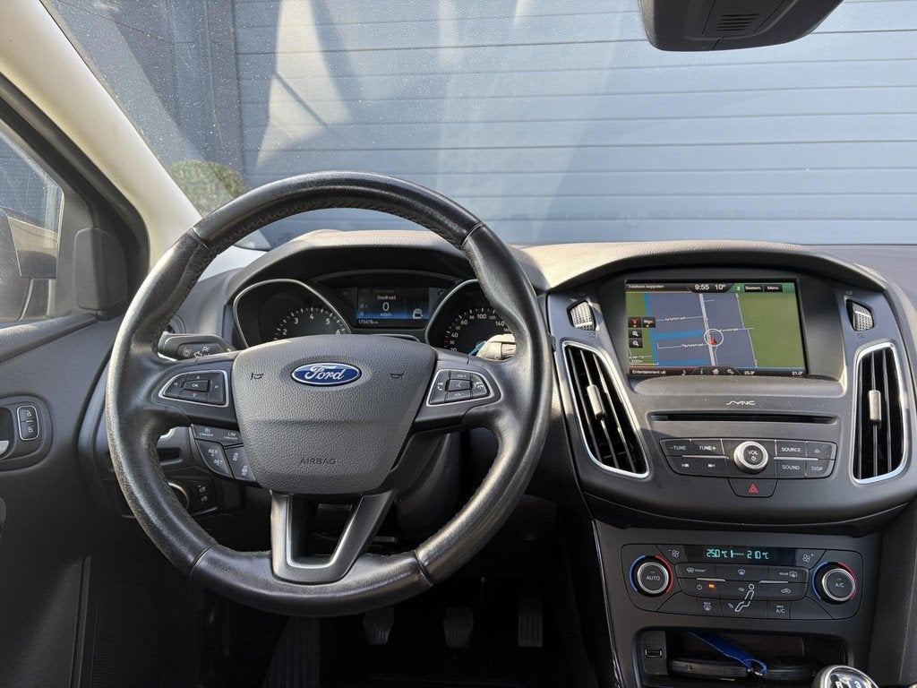 Ford Focus Wagon 1.5 Titanium Edition Camera,Navi,Pdc V+A,15, Auto's, Stof, Euro 6, 4 cilinders, 150 pk