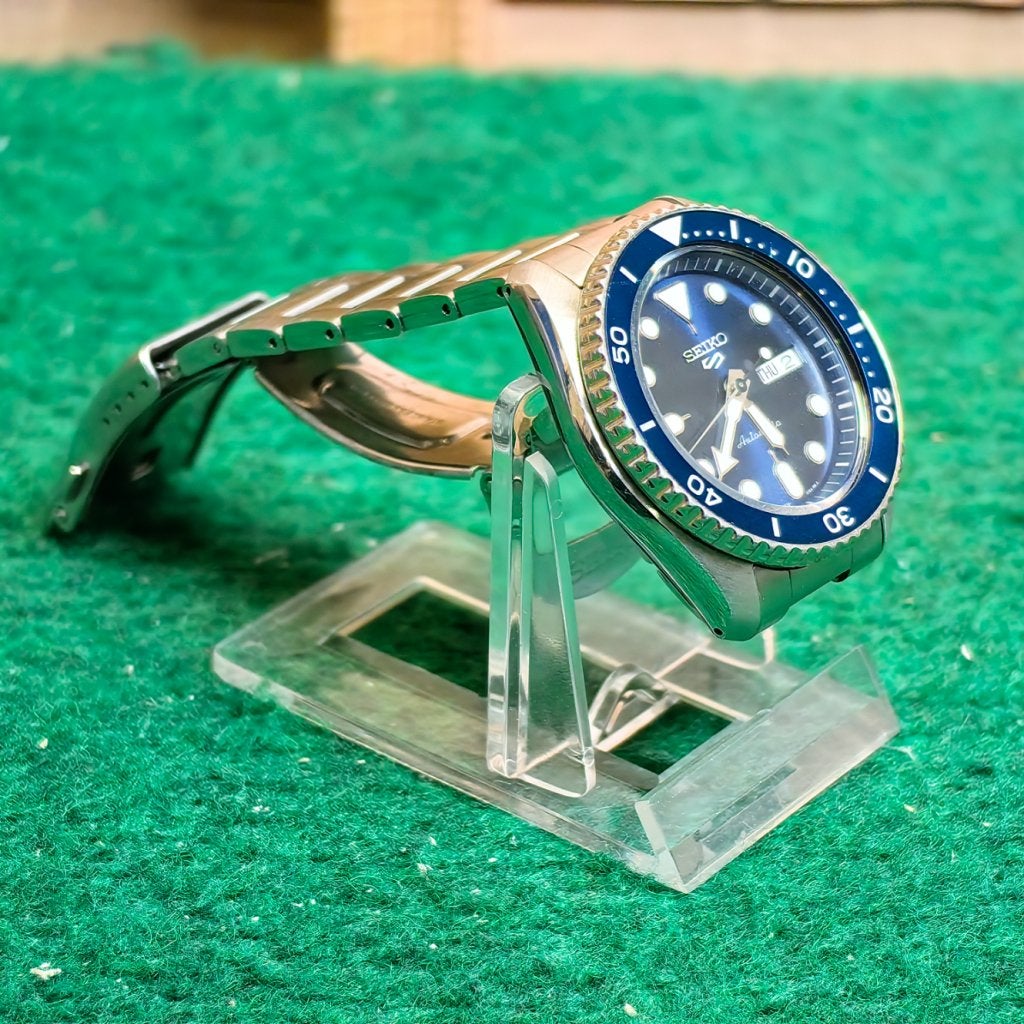 Seiko 5 Sports SRPD51K1 Herenhorloge - In Nette Staat, Seiko, Zo goed als nieuw, Support@seiko.com, 5-11, Akasaka 2-chome
Minato-ku, Tokyo 107-0052
Japan
