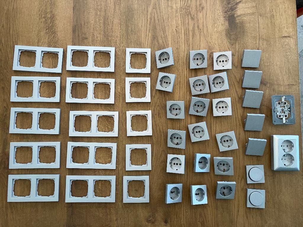 Grote partij zgan GIRA E2 aluminiumkleurig schakelmateriaal, Doe-het-zelf en Verbouw, Elektra en Kabels, Zo goed als nieuw, Stopcontact