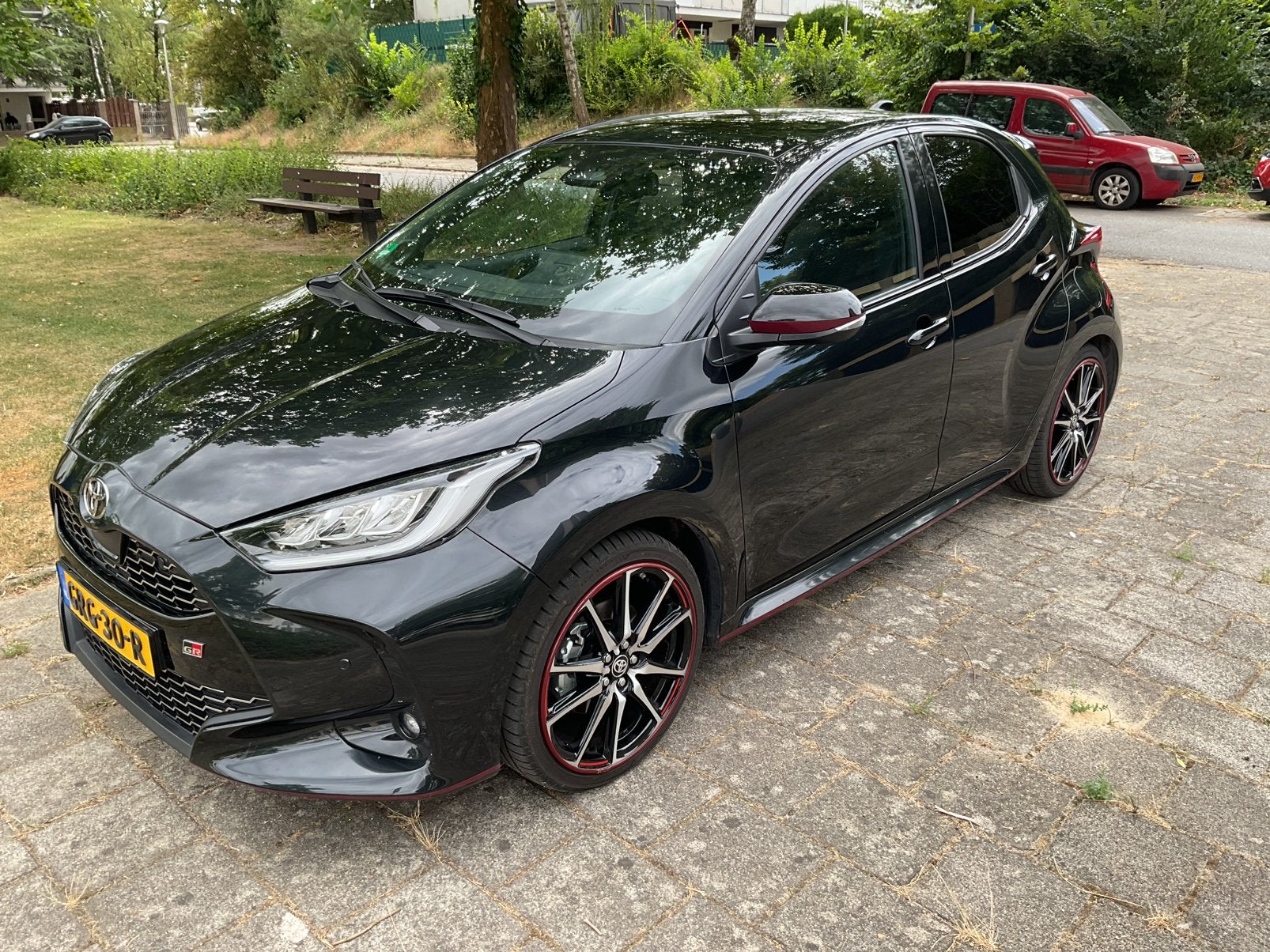 Foto 16 van Toyota Yaris 1.5 Hybrid 116pk CVT 2024 Zwart
