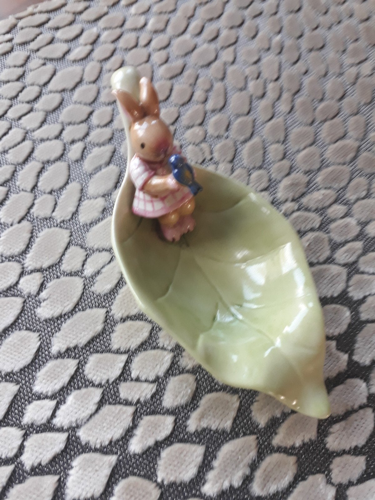 Villeroy & Boch Bunny Family Bladvormig Schoteltje, Meerkleurig, Ophalen of Verzenden, Steen/keramiek, Klassiek