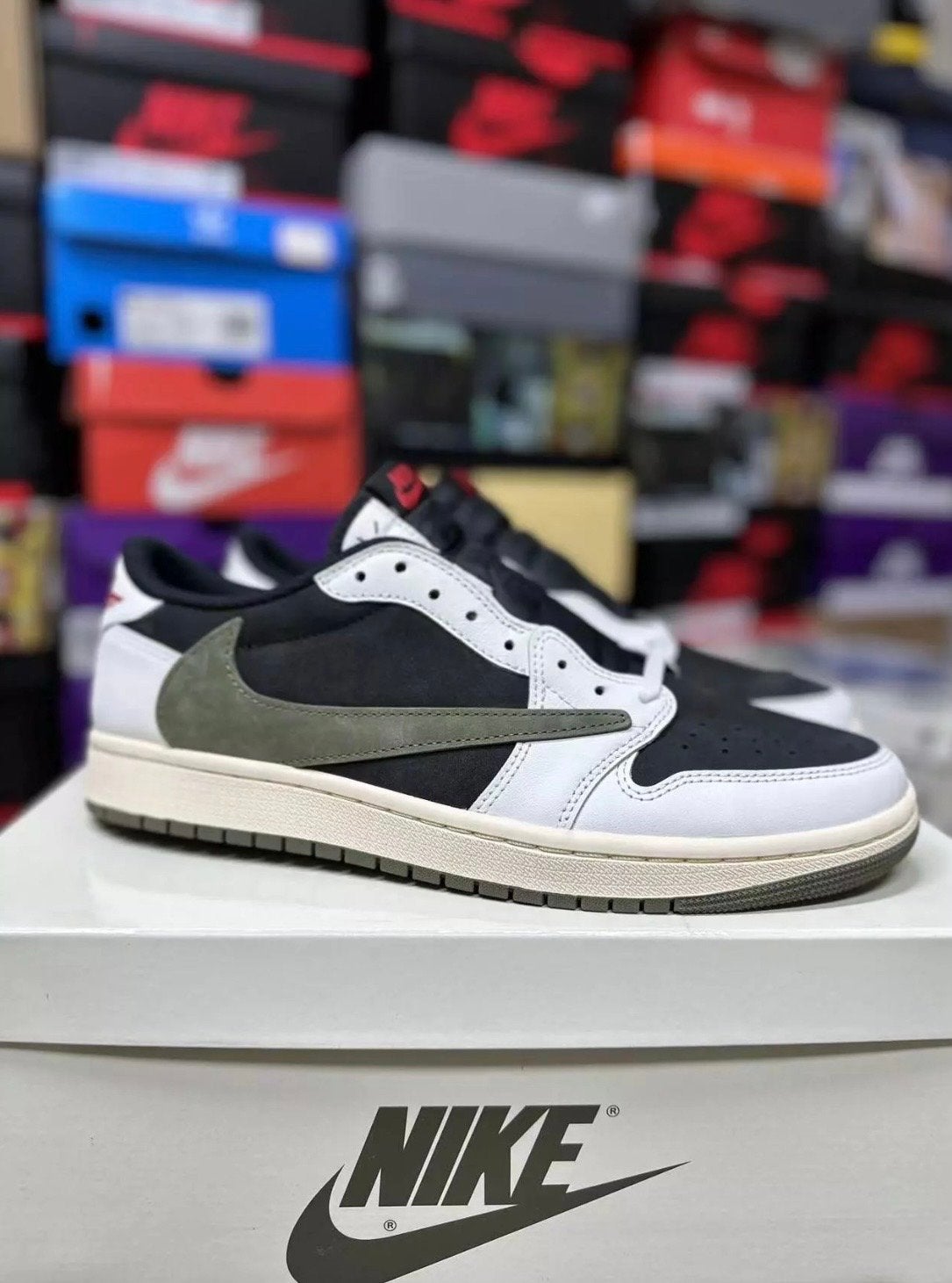 Nike Air Jordan 1 Low Travis Scott Reverse Mocha, Ophalen of Verzenden, Nieuw, Zwart, Sneakers of Gympen