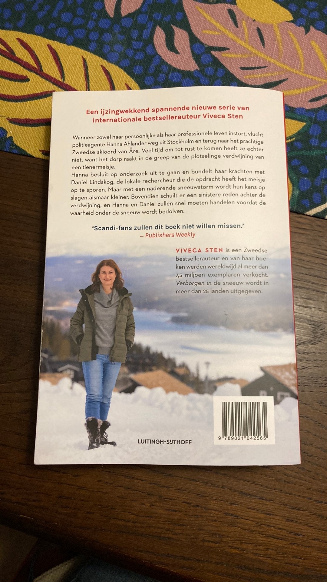 Viveca Sten - Verborgen in de sneeuw, Boeken, Ophalen of Verzenden, Zo goed als nieuw, Viveca Sten