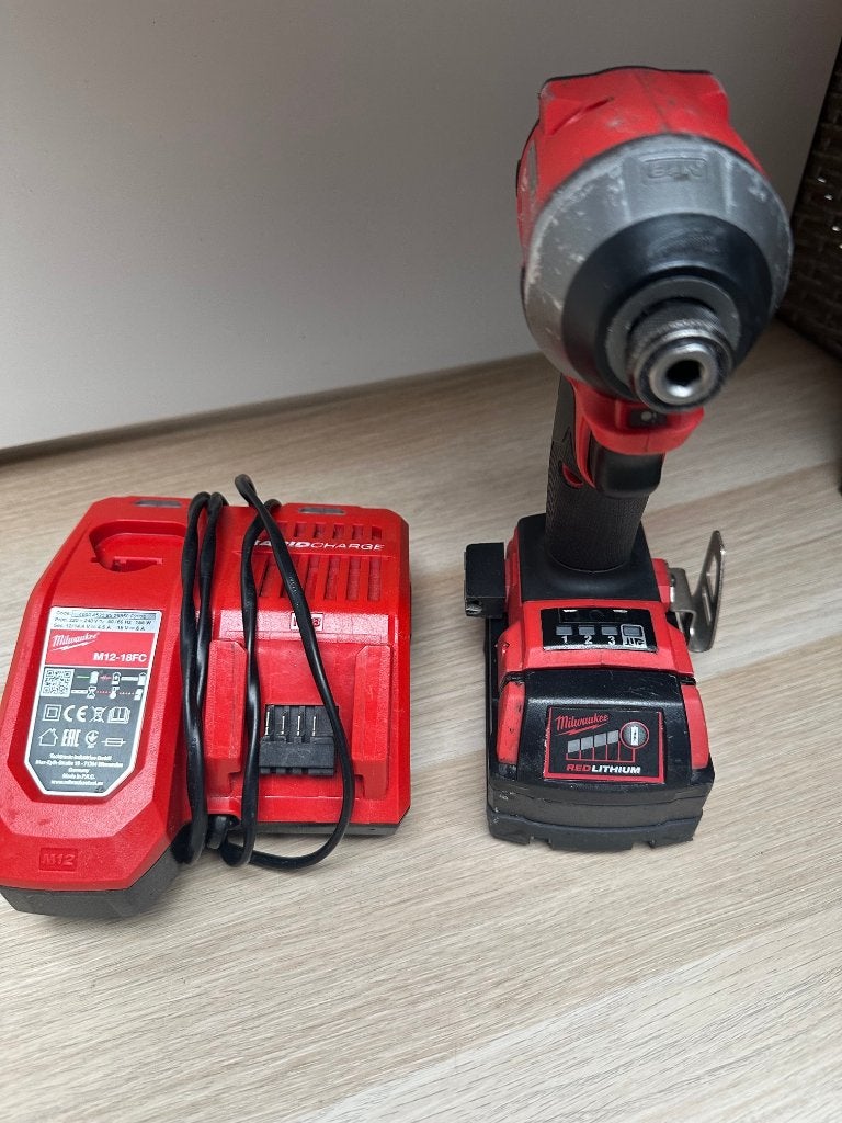Milwaukee M18 FID2 FUEL + 5.0Ah accu + snellader