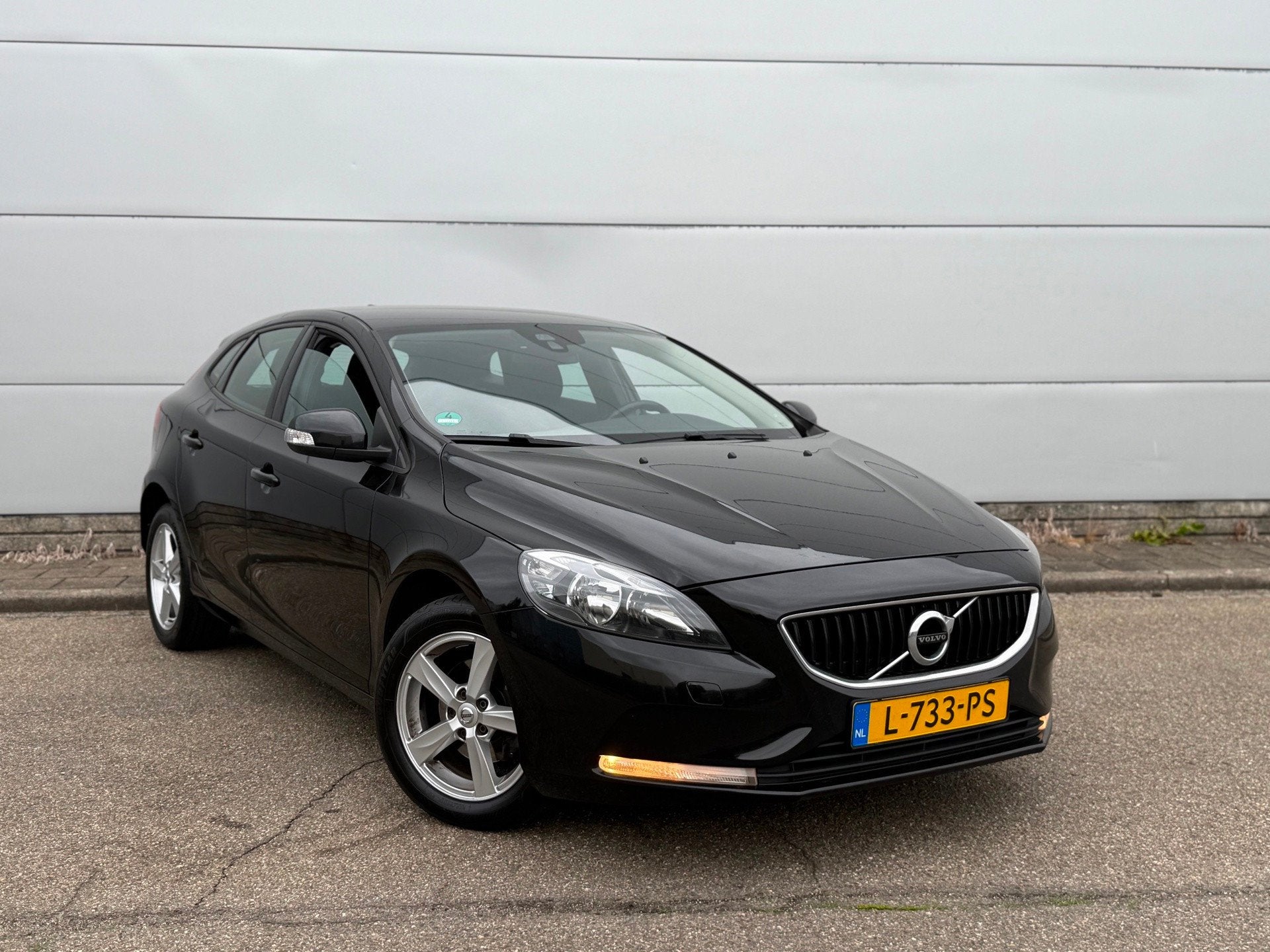 Volvo V40 2.0 D2 Nordic (bj 2017) NAVI|CLIMA|LMV|EURO6!, Auto's, Voorwielaandrijving, Stof, Gebruikt, Euro 6