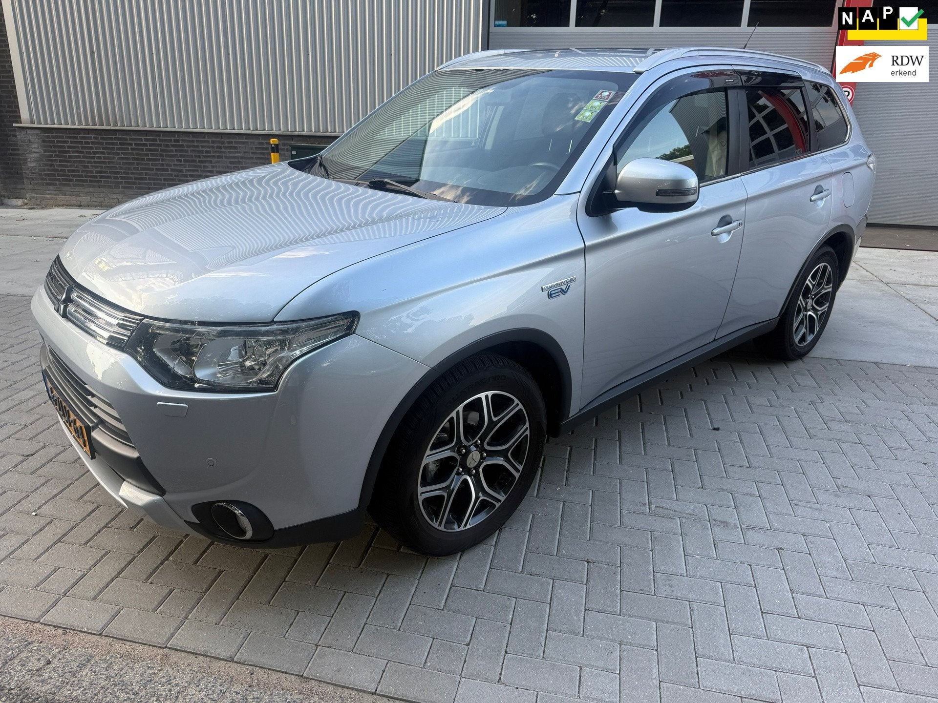 Mitsubishi Outlander 2.0 PHEV Executive Edition, Auto's, Mitsubishi, Bedrijf, Te koop, Outlander, 4x4, ABS, Achteruitrijcamera