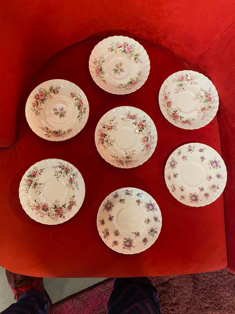Royal Albert,Lavendal Rose,Sweet Violets,Moss Rose,7schotels, Antiek en Kunst, Antiek | Servies los, Ophalen of Verzenden