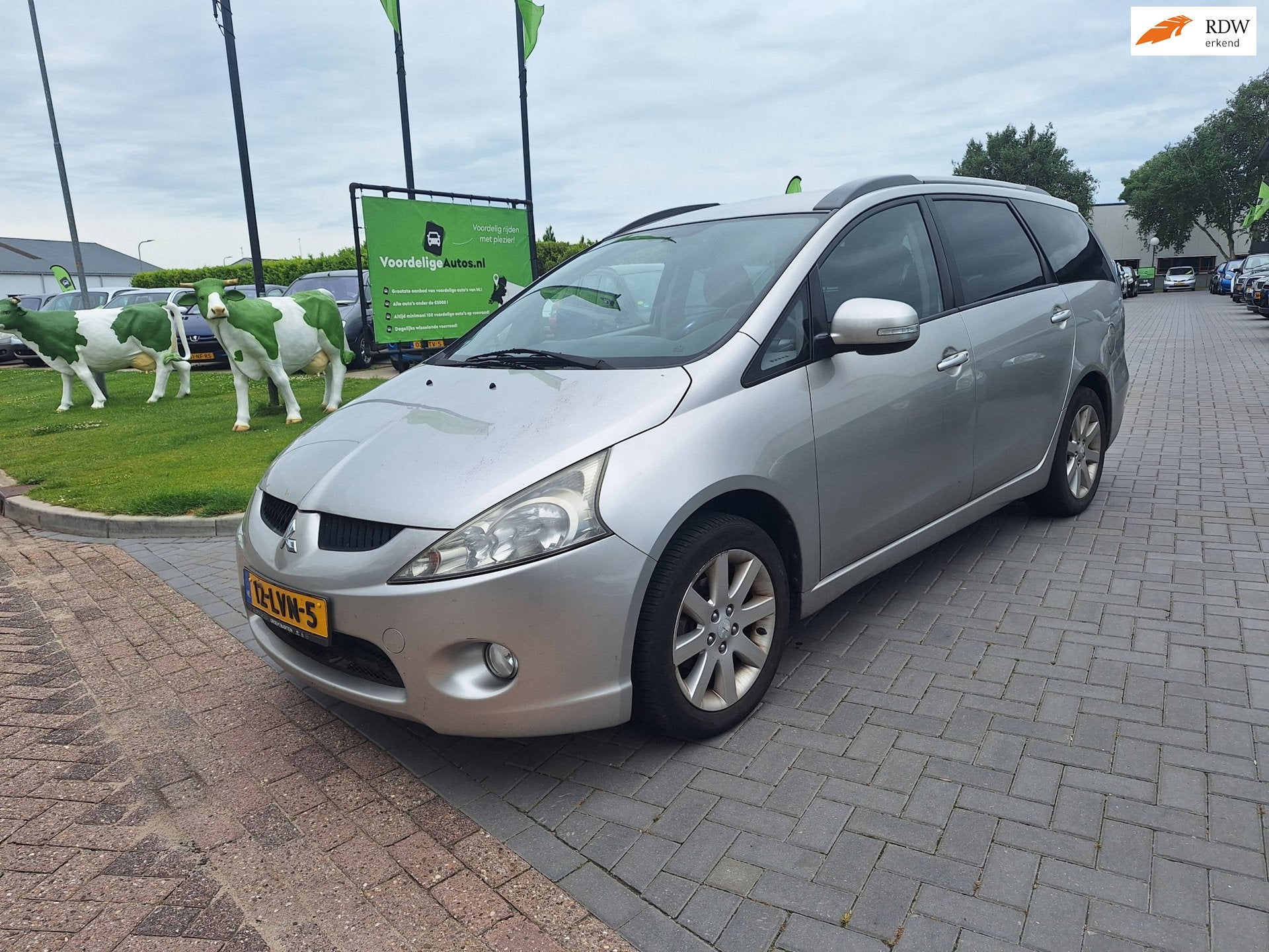 Mitsubishi Grandis 2.4-16V Limited / Versnellingsbak hoorbaa, Voorwielaandrijving, Gebruikt, 7 stoelen, Bedrijf