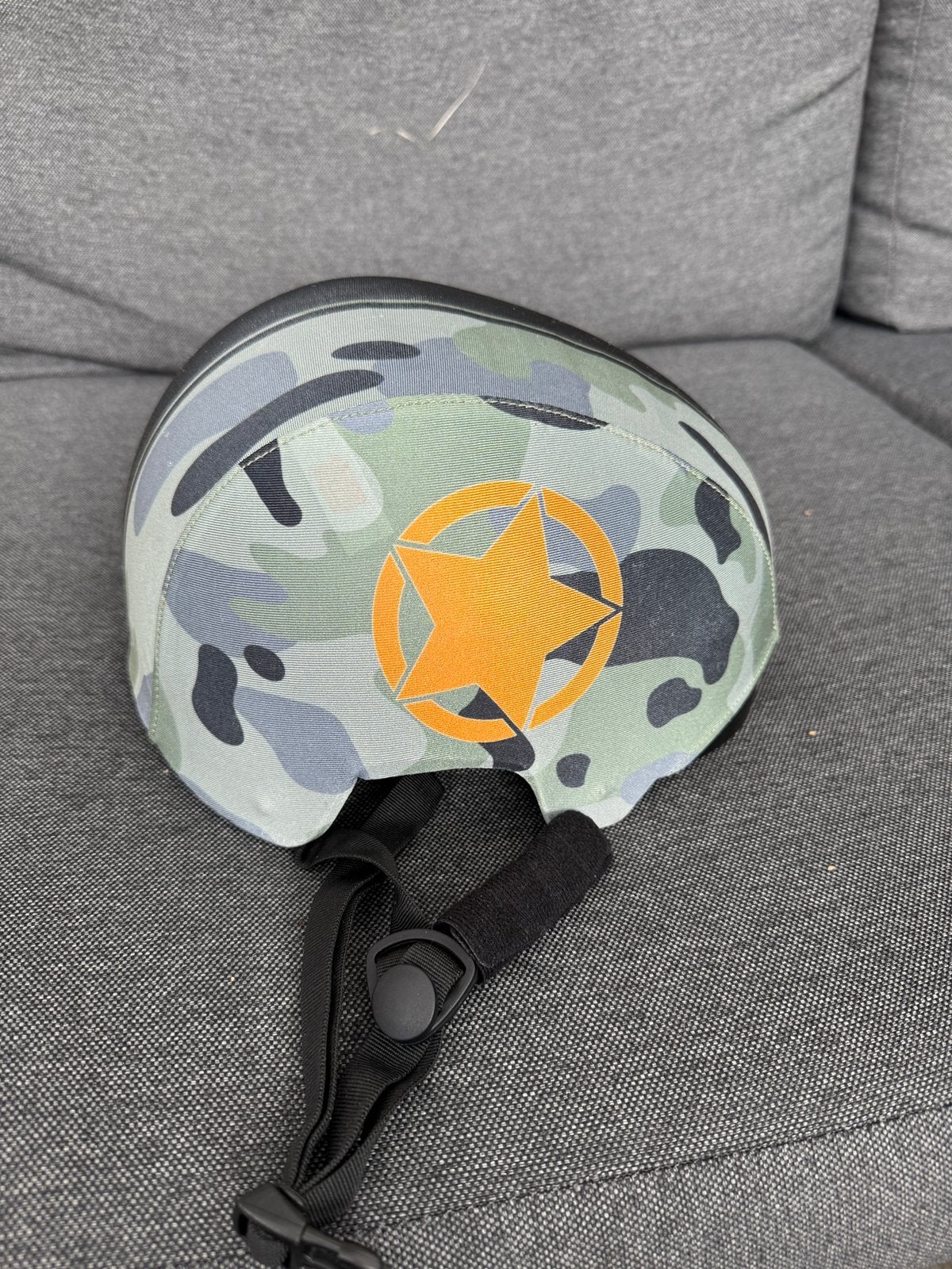 Te koop fietshelm zo goed als niuew, Ophalen of Verzenden, Zo goed als nieuw, Jongen of Meisje