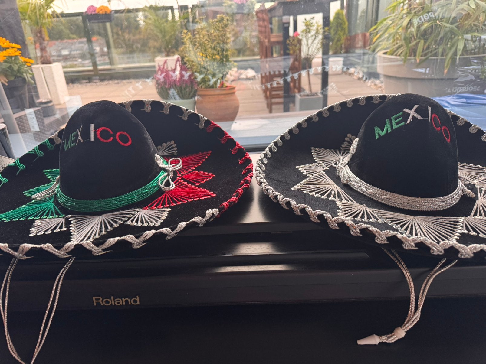 2x Mexicaanse sombrero – Sombreros González – Mexico, Ophalen of Verzenden, Zo goed als nieuw, One size fits all, Hoed