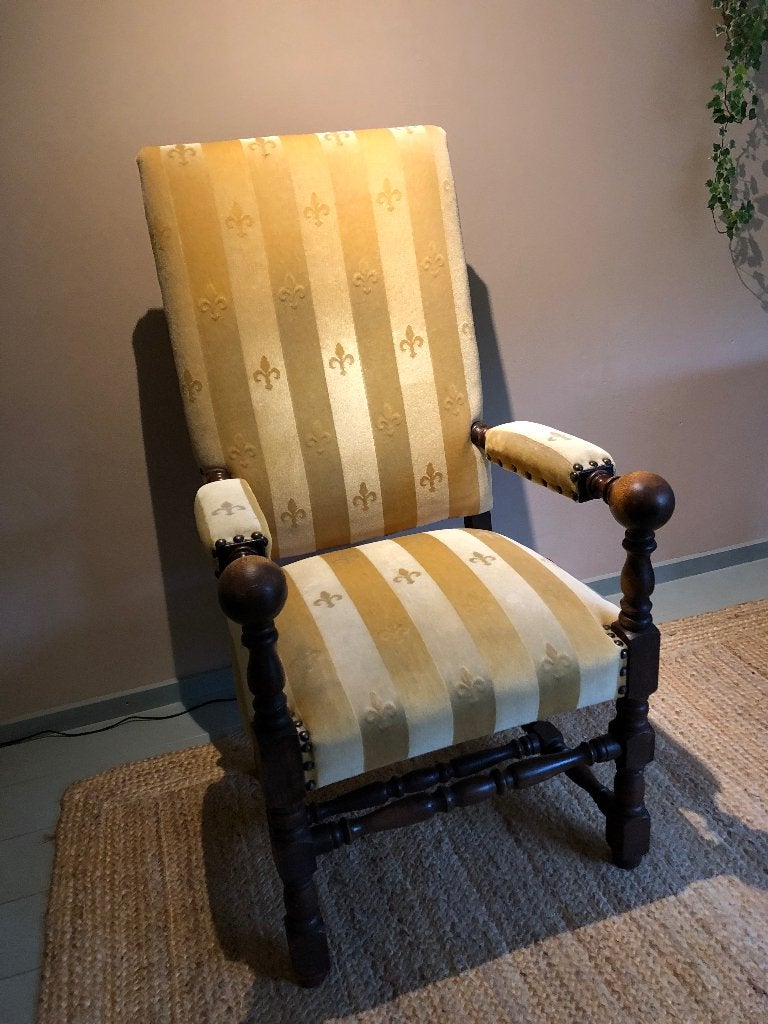 'Ridderstoel' van hout met okergele bekleding, Ophalen, Hout, Gebruikt, Overige kleuren