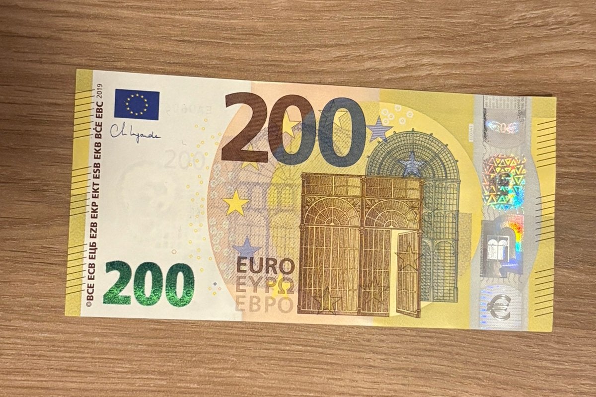 Nieuw type €200 euro biljet UNC EA0806312017, Postzegels en Munten, Bankbiljetten | Europa | Eurobiljetten, Ophalen of Verzenden