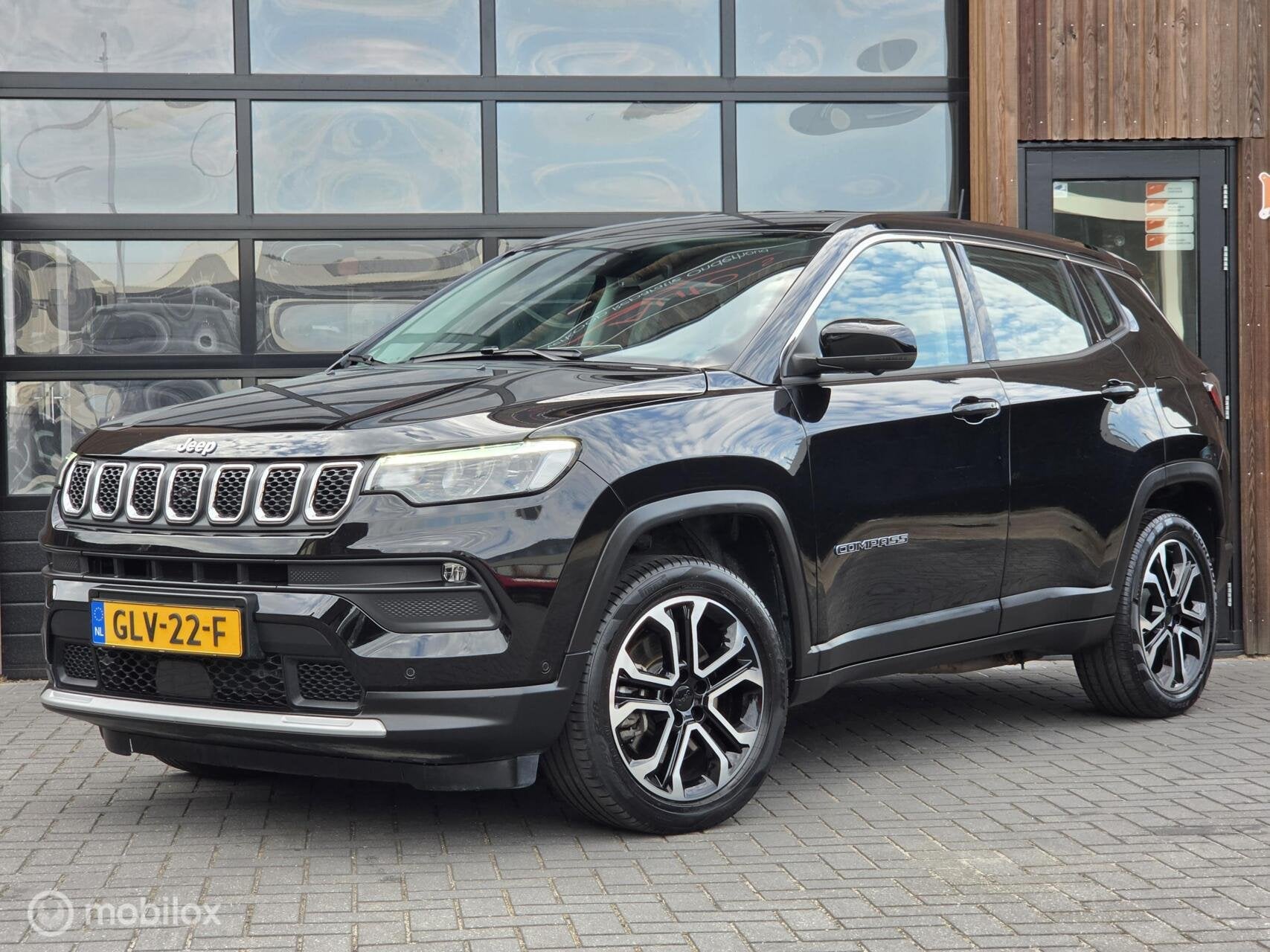 JEEP COMPASS 4XE PLUG-IN HYBRID ACC 360CAM CARPLAY STOELVERW, Automaat, Leder en Stof, Zwart, Bedrijf