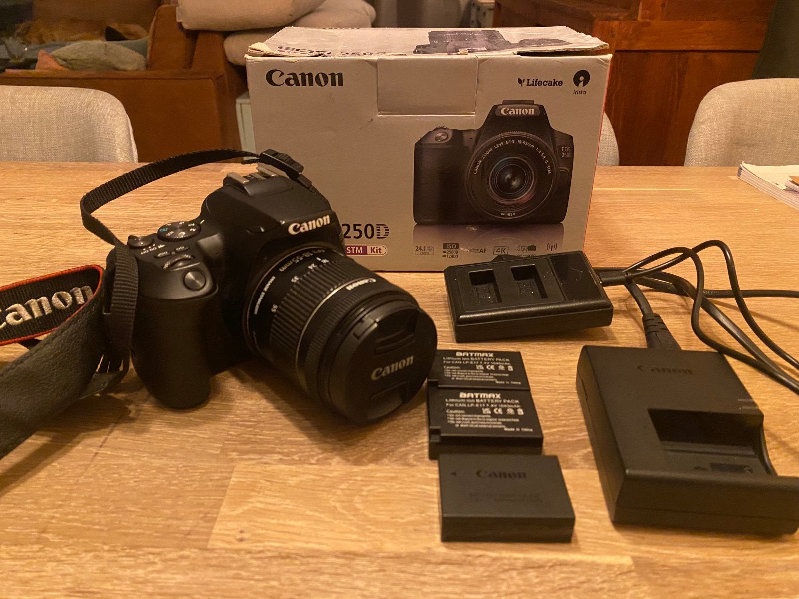 Canon 250D