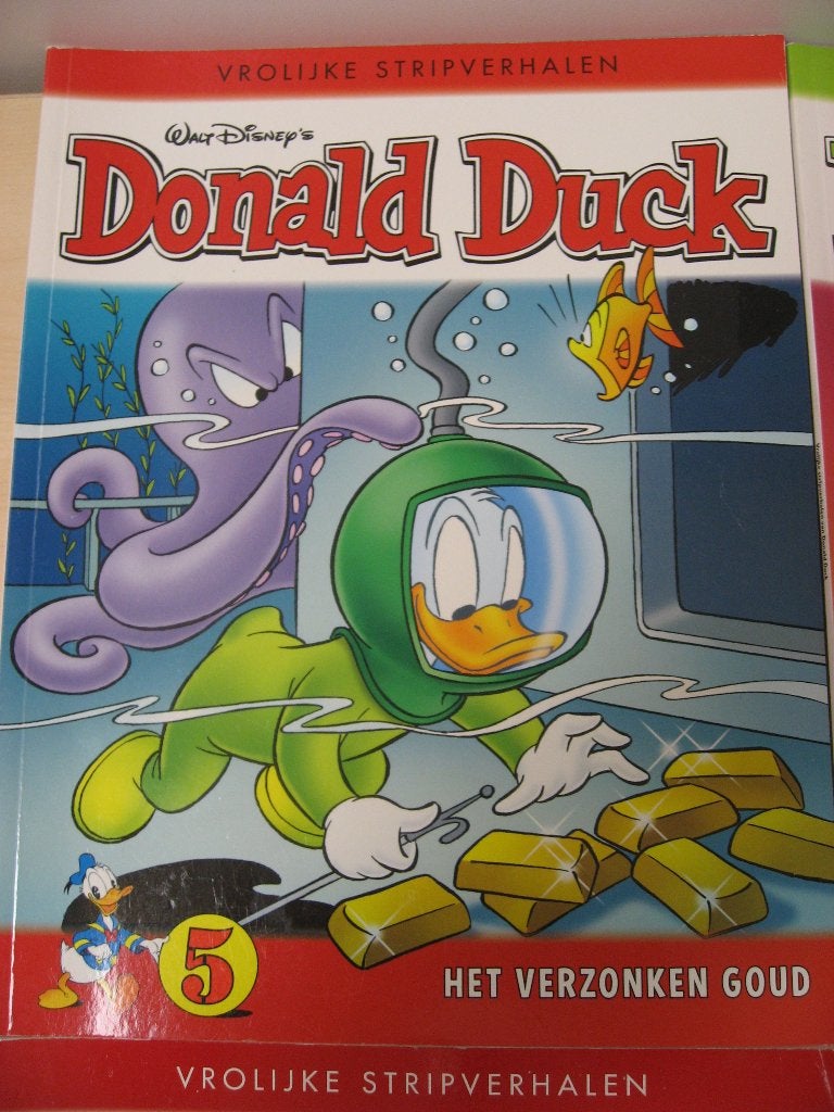 Donald Duck vrolijke stripverhalen 19 x., Meerdere stripboeken, Ophalen of Verzenden, Gelezen