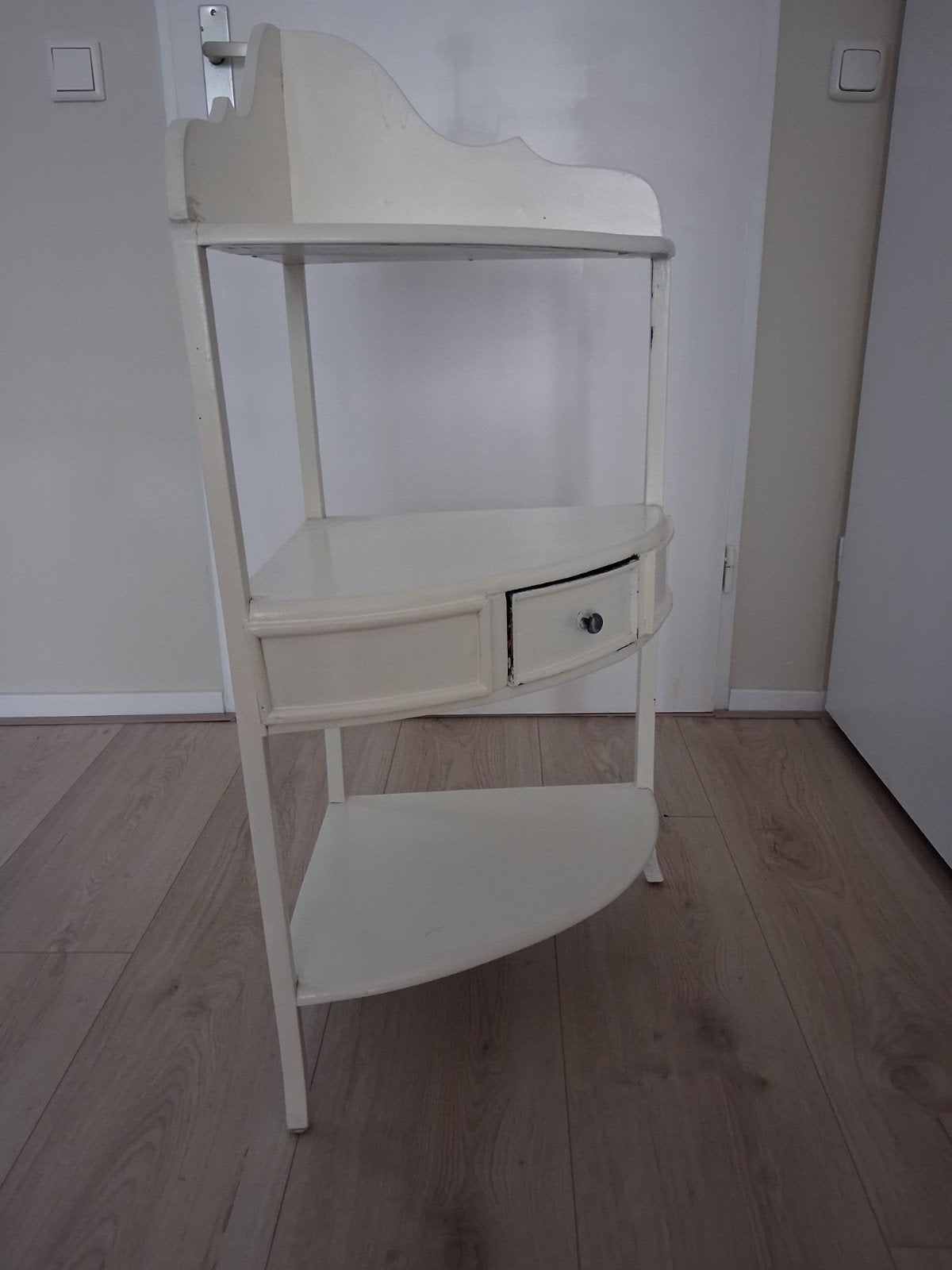 Vintage Beige Hoekkastje met Lade en Gebogen Pootjes, Ophalen