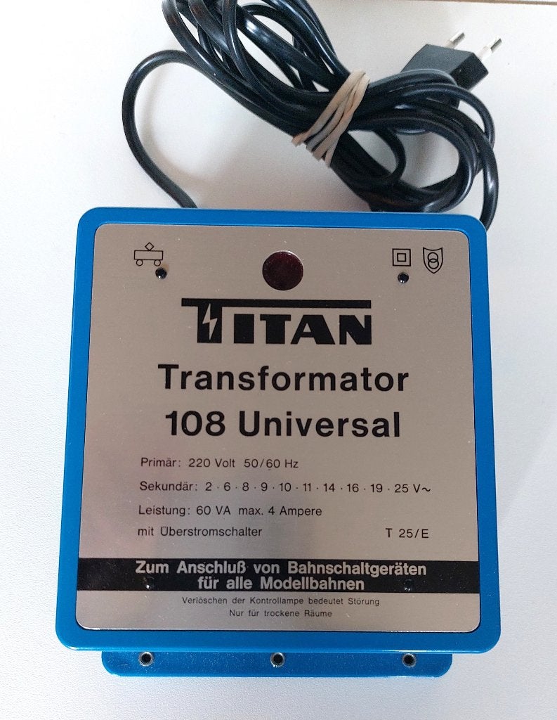 Titan 108 Universeel trafo 60 VA in ovp, Overige merken, Ophalen of Verzenden, Zo goed als nieuw, Transformator of Voeding