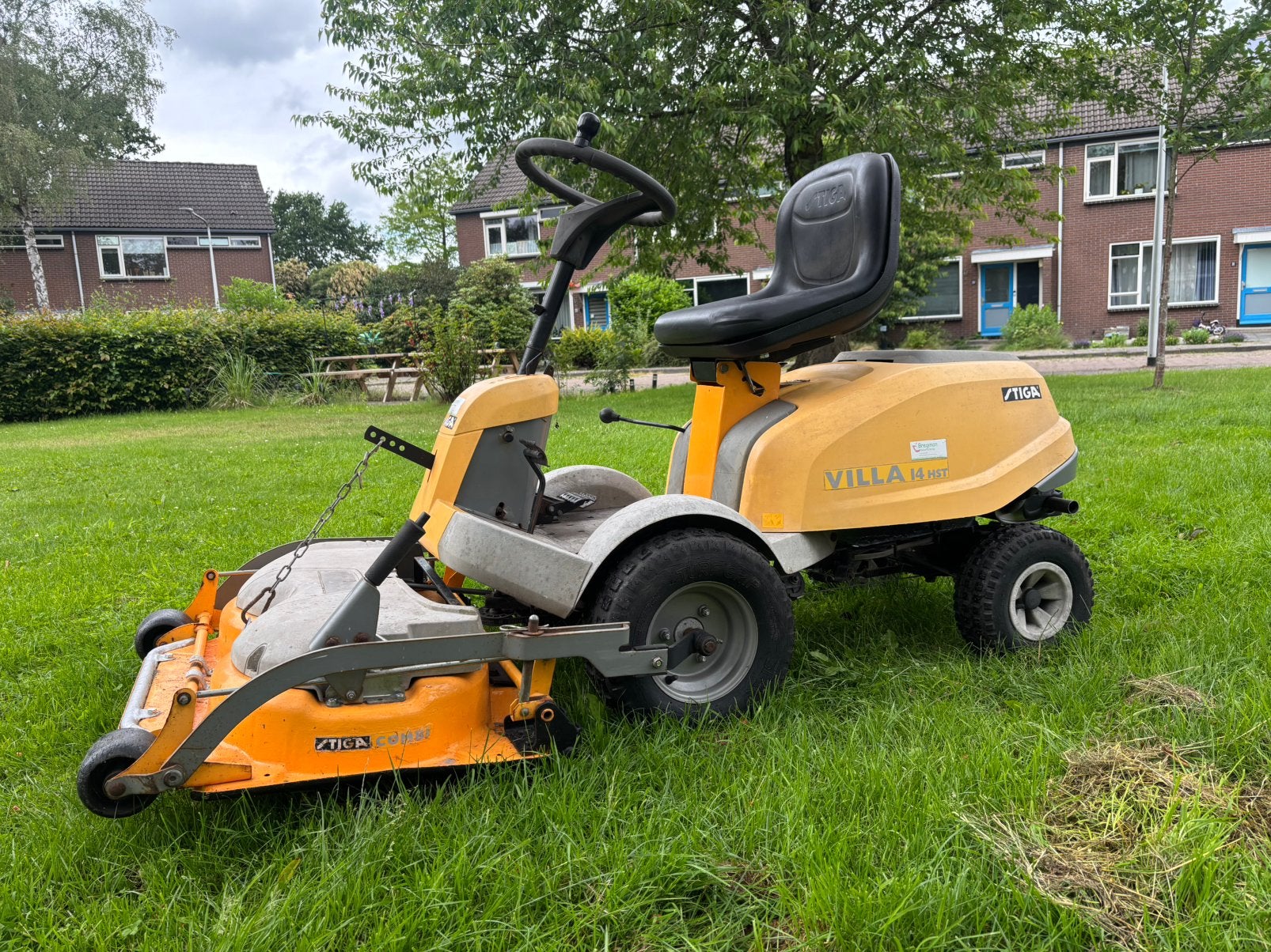 Stiga Villa HST14 Hydrostaat zitmaaier/Frontmaaier, Ophalen, Stiga, Zo goed als nieuw, Mulchfunctie