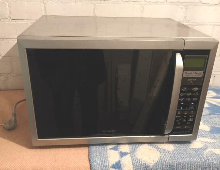 Goed werkende Sharp R 967 combimagnetron in goede staat., Witgoed en Apparatuur, Ophalen, Combimagnetron, Grill, Zo goed als nieuw