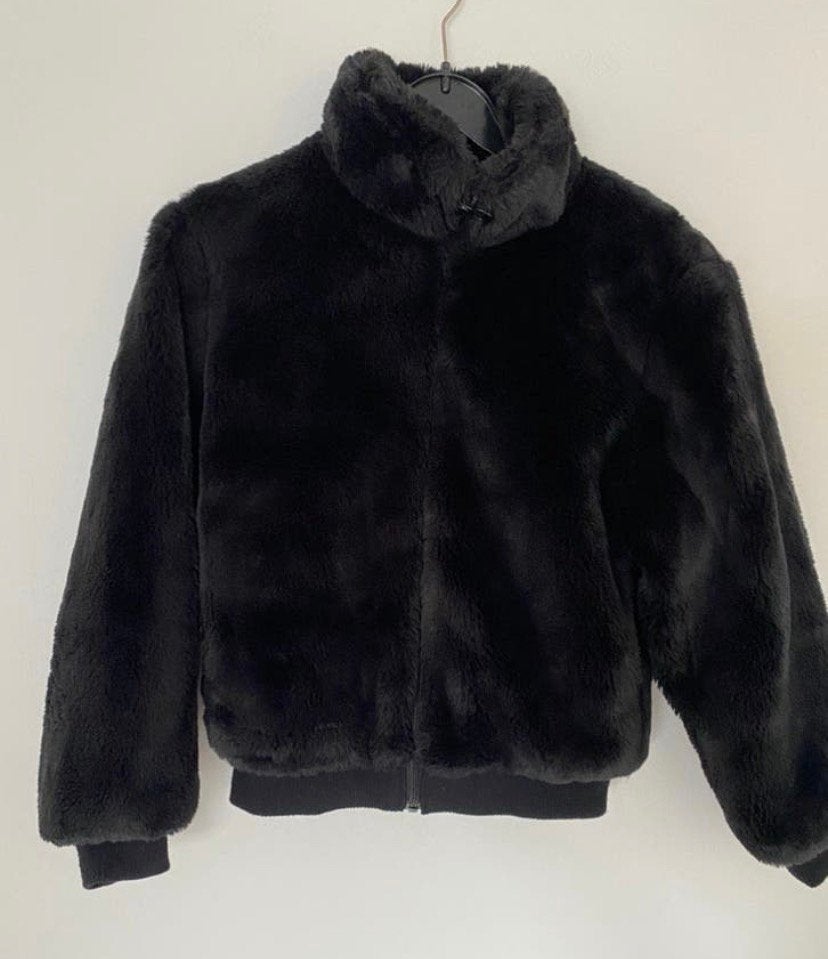 Harige winterjas / vest zwart. Maat M ( H&M ), Verzenden, Zo goed als nieuw, Maat 38/40 (M), Zwart
