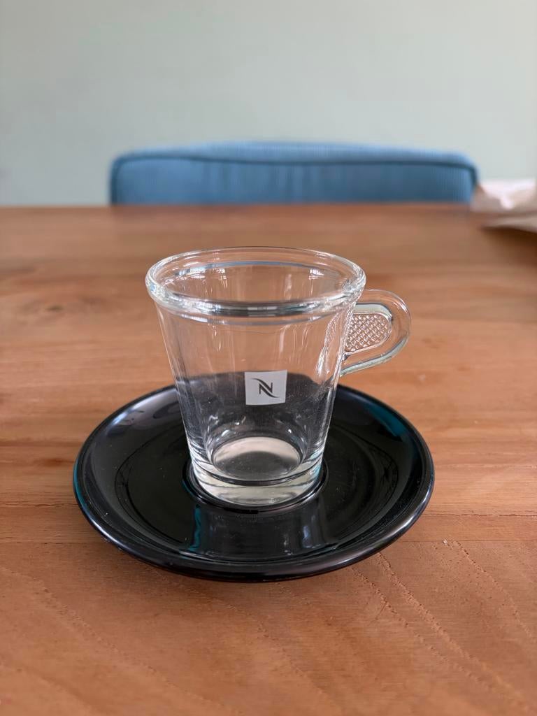 Set van Nespresso Lungo en Espresso kopje met schotels, Ophalen of Verzenden, Effen, Kop(pen) en/of Schotel(s), Glas