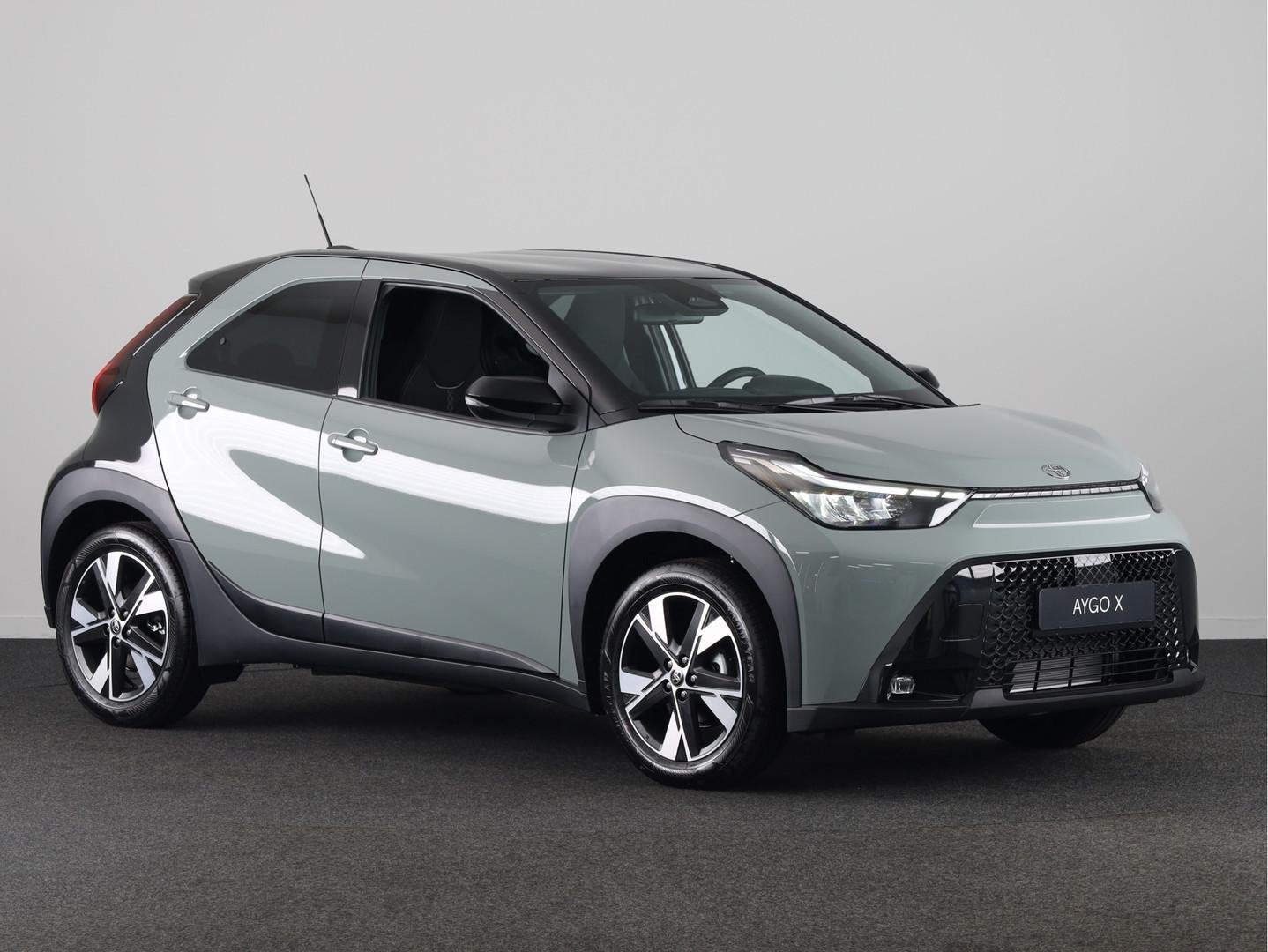 Toyota Aygo X Hybrid 115 pulse € 1500 inruilpremie, Snel l, Auto's, Dealer onderhouden, Stof, Gebruikt, Euro 6