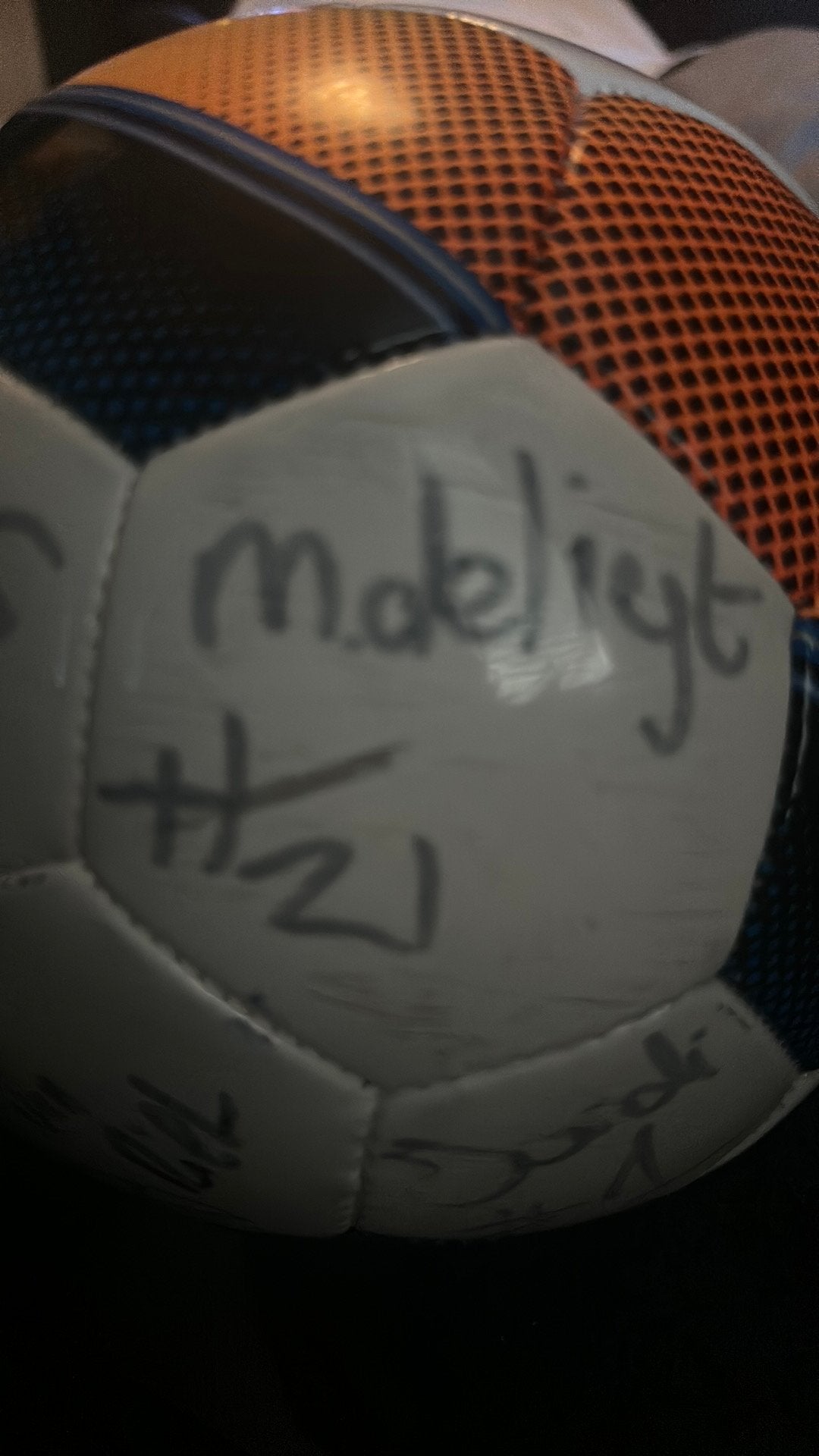Pupil van de week bal met handtekening matthijs de ligt, Tickets en Kaartjes
