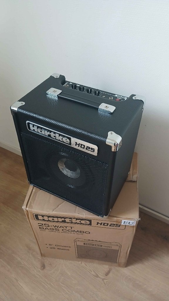 Hartke HD25 Bass Guitar Amp, Muziek en Instrumenten, Versterkers | Bas en Gitaar, Zo goed als nieuw, Basgitaar, Minder dan 50 watt