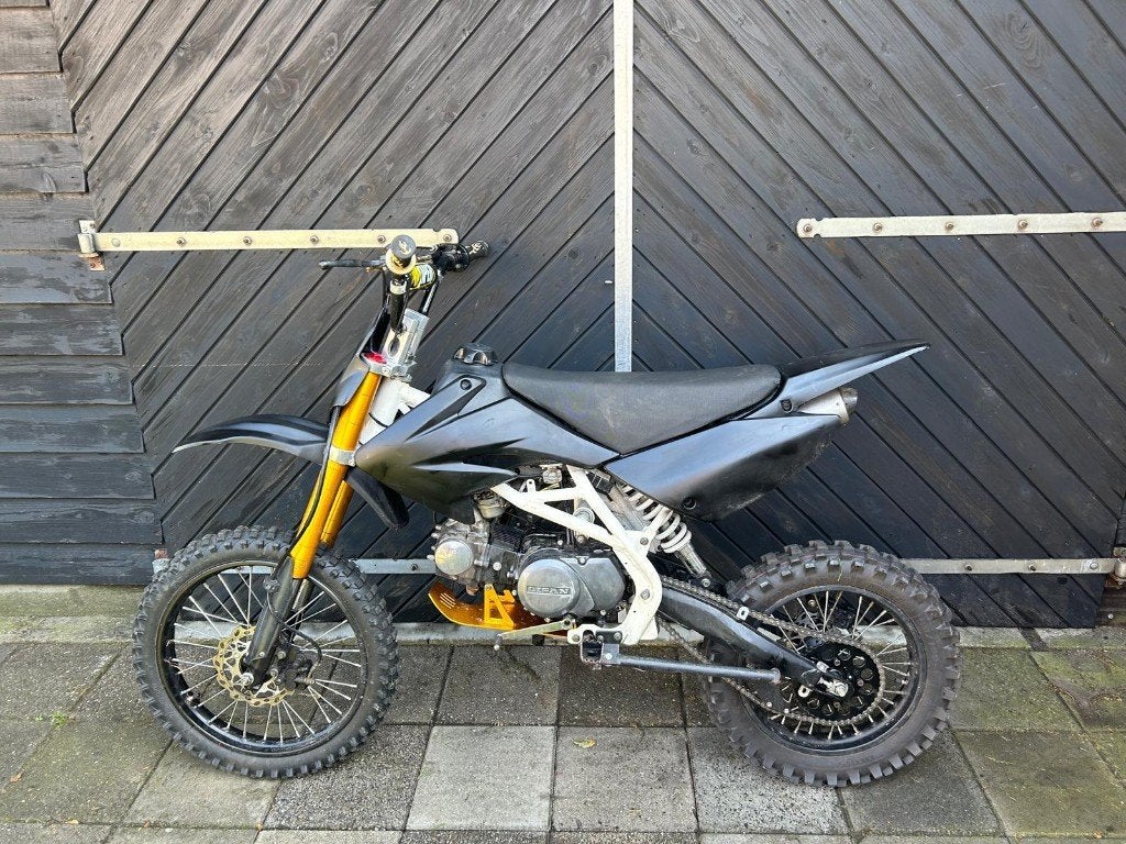 Pitbike 125cc zwart, 4 versnellingen, Lifan, Dirtbike., Fietsen en Brommers, Minibikes, Midibikes en Pitbikes, Ophalen, Gebruikt