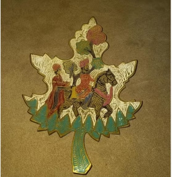 Bladvorm Indiase plaquette messing, kleurrijk emaille, Antiek en Kunst, Antiek | Koper en Brons, Ophalen of Verzenden