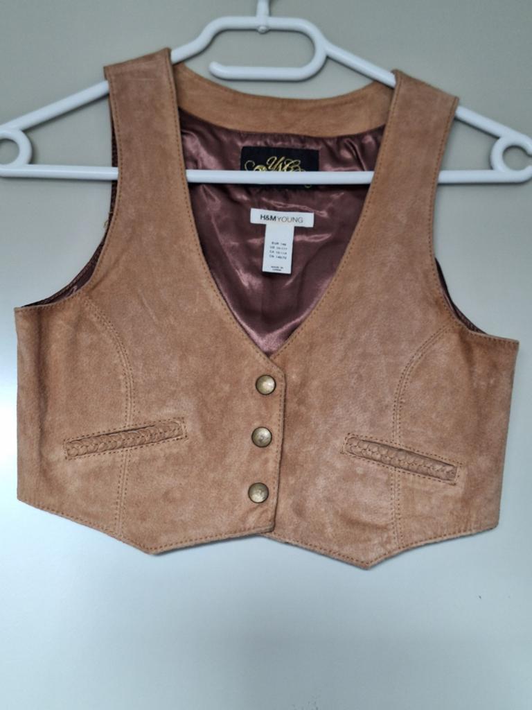 Korte suède gilet H&M Young - Maat 146 (10-11 jaar), Kinderen en Baby's, Kinderkleding | Maat 146, Meisje, Trui of Vest, H&M, Ophalen of Verzenden